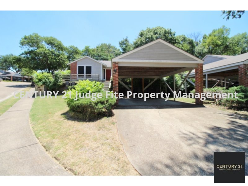 Primary Photo - Lovely 2/2 Townhome in Dallas Ready For Mo...