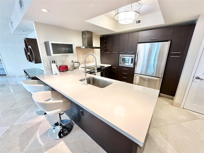 Building Photo - 250 Sunny Isles Blvd