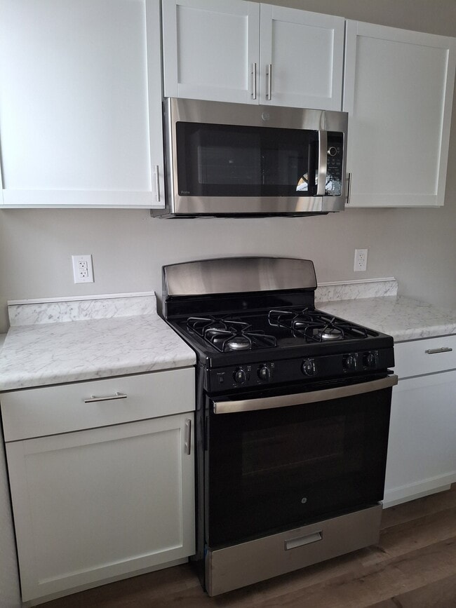 Foto del edificio - 913 E Washington St