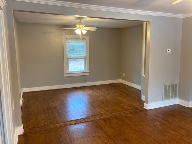 Building Photo - Brick Ranch in Williamston