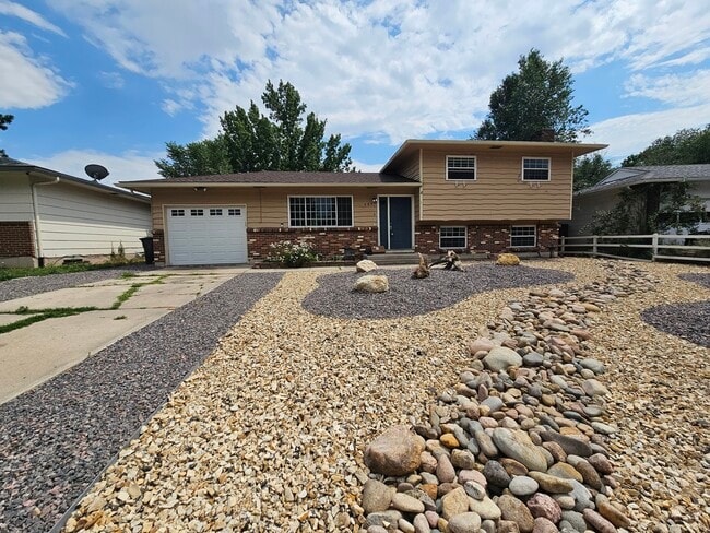 Building Photo - 3627 Mesa Grande Dr