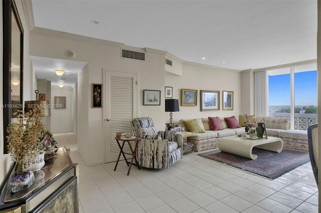 Building Photo - 4747 Collins Ave