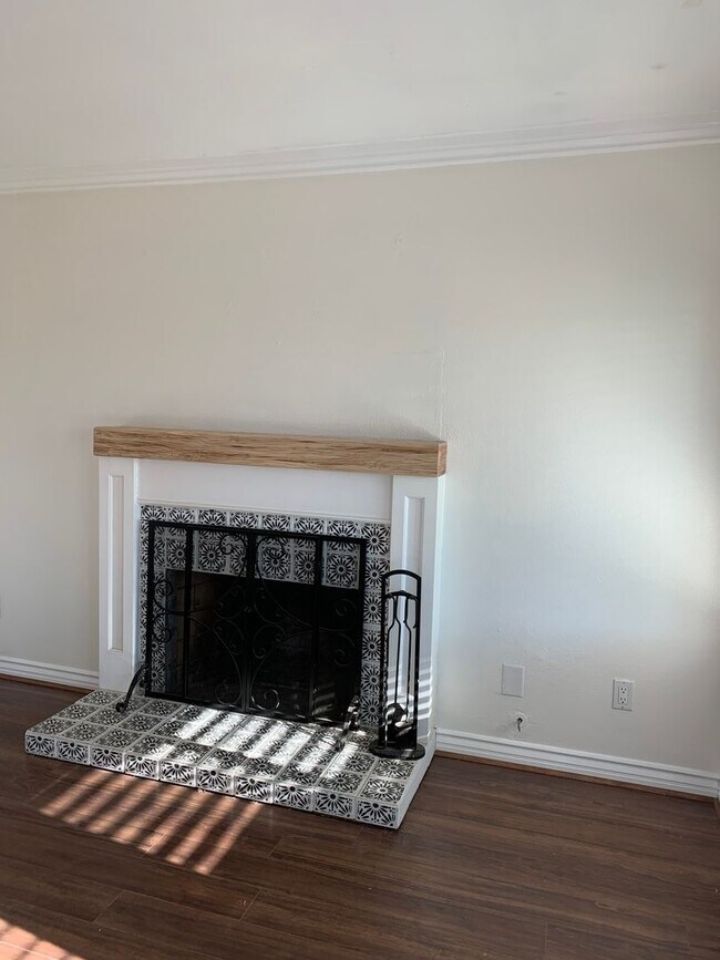 Foto del edificio - Beautiful 5 br(2 master) 3 bath house, gra...