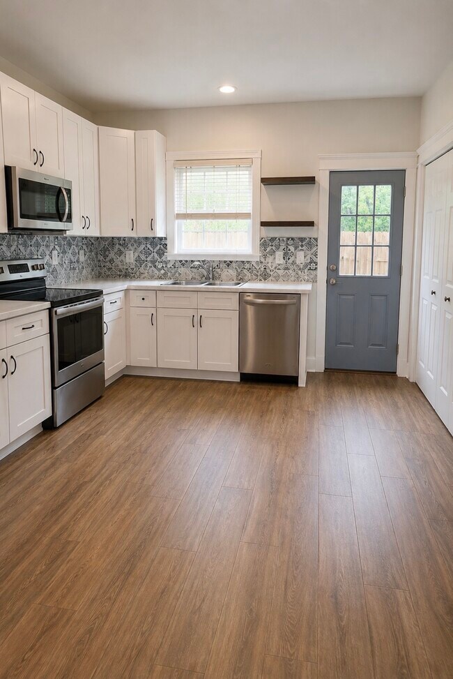 Foto del edificio - 1679 Pickens Cir