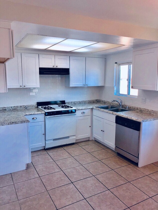 951 W Summerland Ave Unit 3, Los Angeles, CA 90731 Room for Rent in