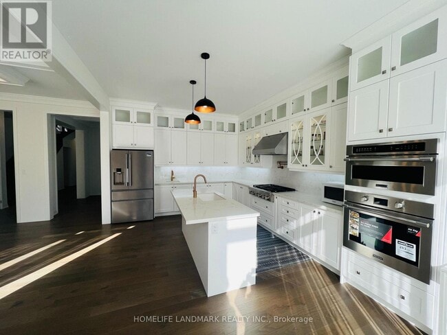 Building Photo - 147 Markview Rd