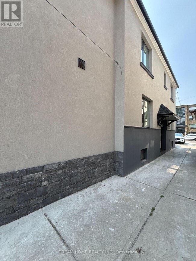 Building Photo - 9 Rusholme Dr