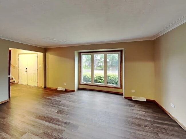 Building Photo - 604 Westshore Dr