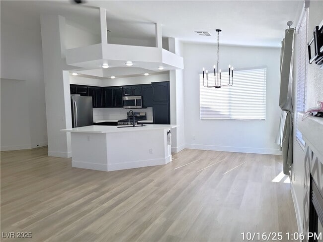 Foto del edificio - 201 Crown Imperial St