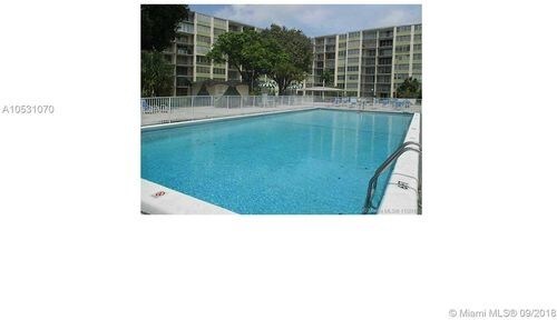 Foto del edificio - 1720 NE 191st St