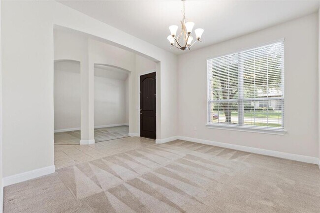 Building Photo - 10112 Lavon Bend