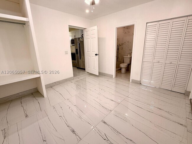Foto del edificio - 4088 SW 51st St