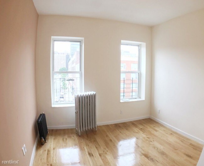 Building Photo - 2142 Amsterdam Ave