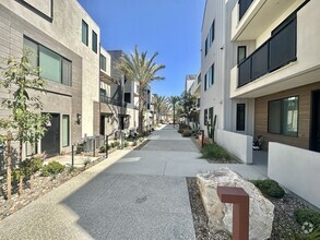 Building Photo - 2055 Vela Ln