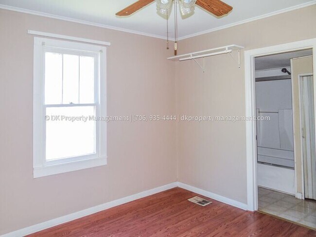 Building Photo - Pet Friendly House in Rossville with Fence...
