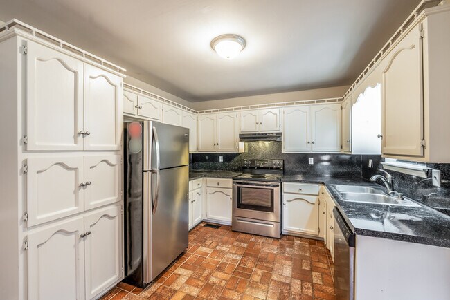 Foto del edificio - 8405 Lanewood Cir