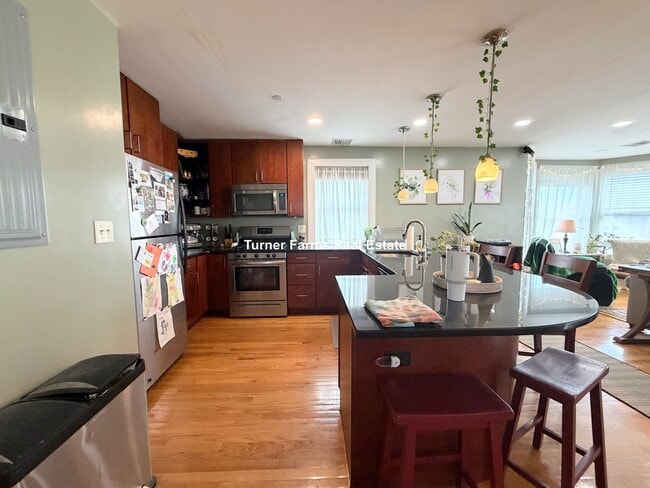 Building Photo - 31 Humphreys St