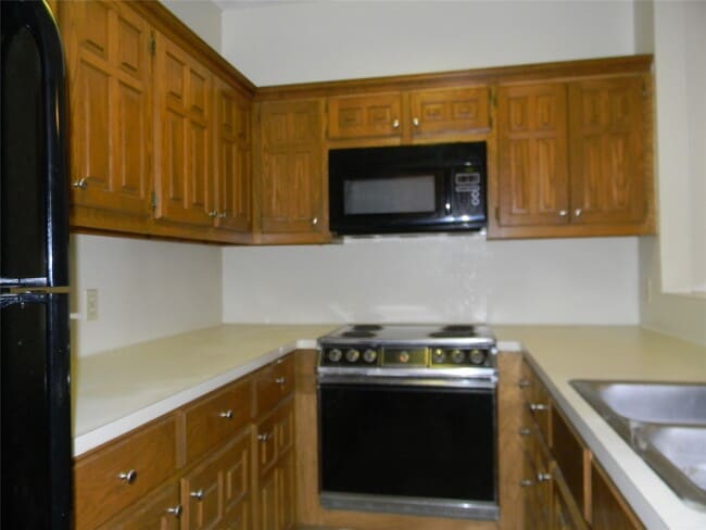 Building Photo - 2315 The Strand