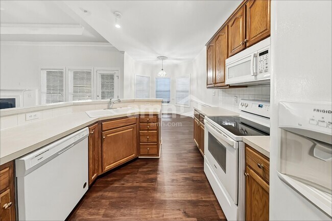 Foto del edificio - 4700 Greenfield Way Dr