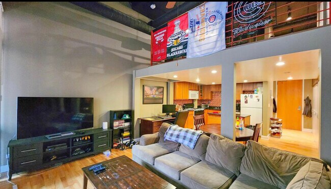 Building Photo - 211 E Ohio St