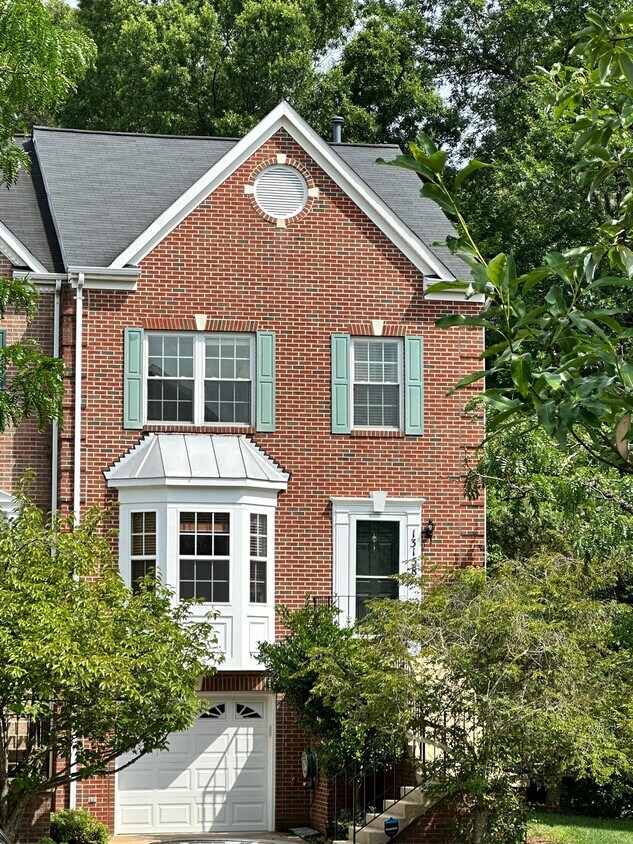 13158 Ashnut Ln, Herndon, VA 20171 Townhome Rentals in Herndon VA