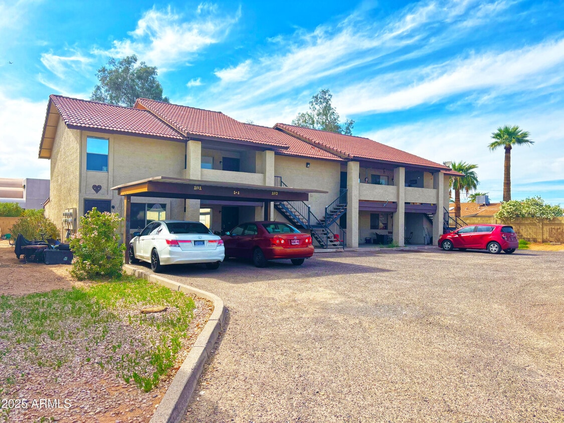 Primary Photo - 416 N Roca