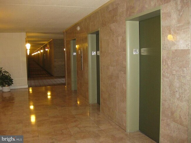 Foto del edificio - 3100 S Manchester St