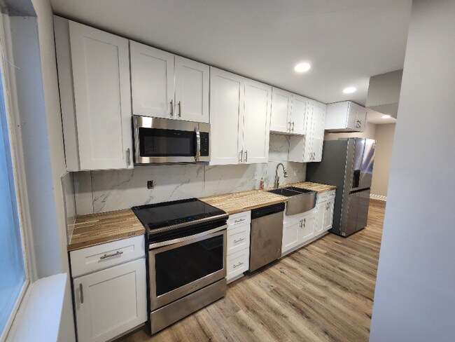 Foto del edificio - 0 W Lake Ave NW