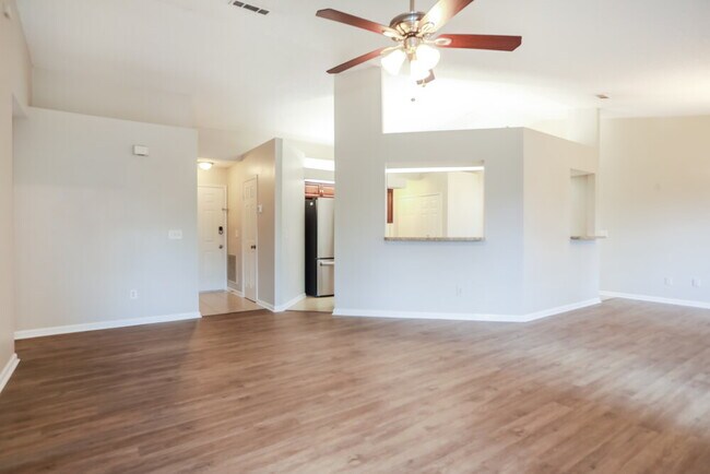 Foto del edificio - 380 Willow Green Dr