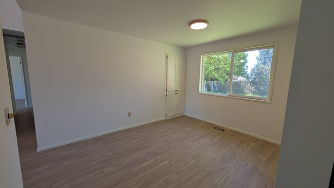 Building Photo - 4625 SW 189th Pl