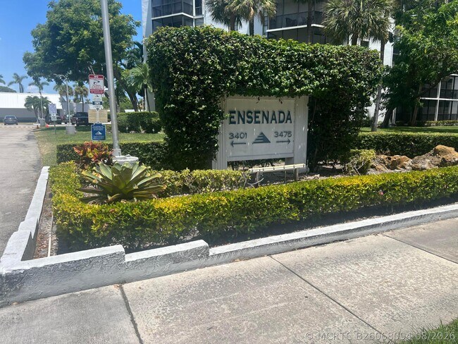 Foto del edificio - 3475 N Country Club Dr