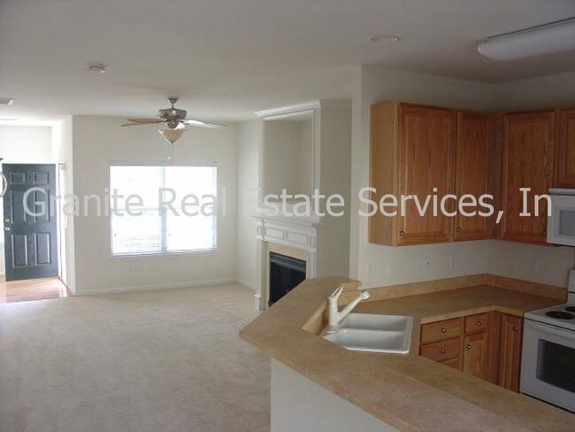 Foto del edificio - 8607 Wandering Creek Way