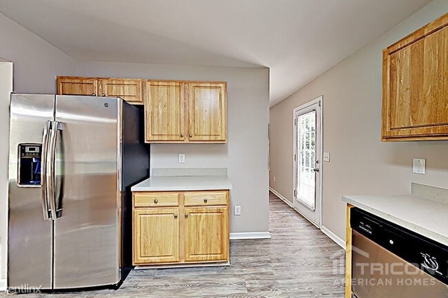 Foto del edificio - 6815 Moss Lake Rd