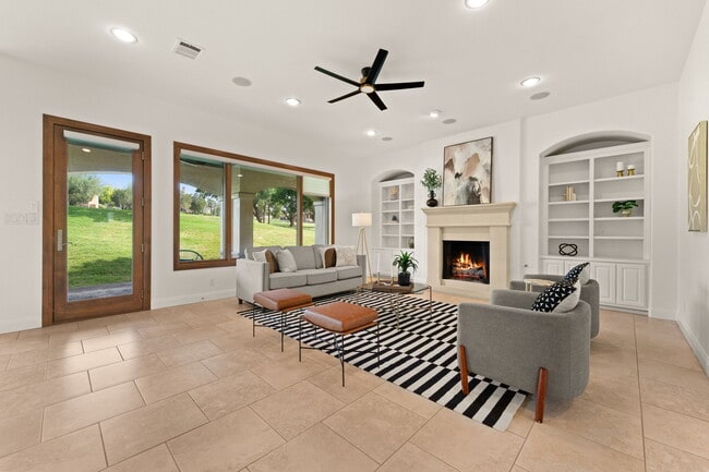 Building Photo - 15 Borello Dr