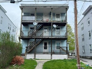 Building Photo - 70 Woodbine St
