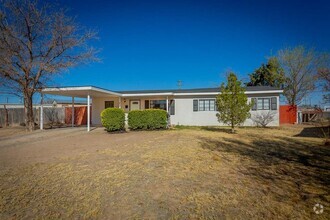 Building Photo - 7 Oak Dr