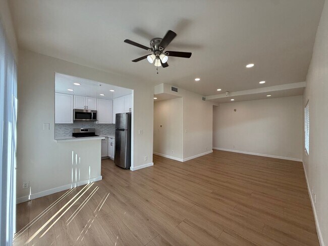 Foto del edificio - 11035 Moorpark St