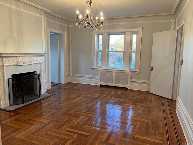 Building Photo - 114 E Olive St