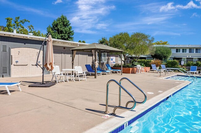 Building Photo - 1060 Los Gamos Rd