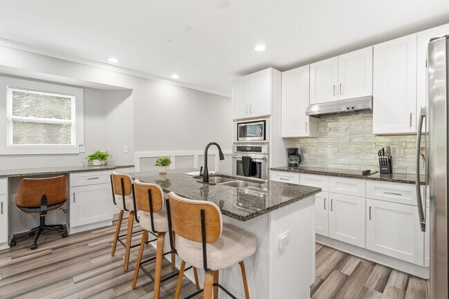 Foto del edificio - 1409 Bridges Ave SW