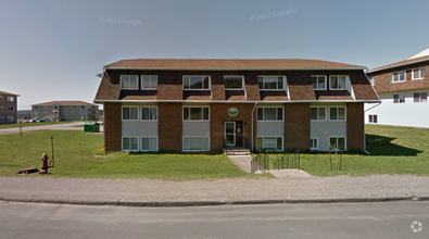 Building Photo - 5-325 Coldbrook Cres