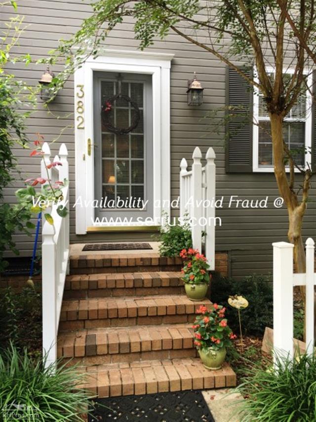 Building Photo - 382 Micasa Dr