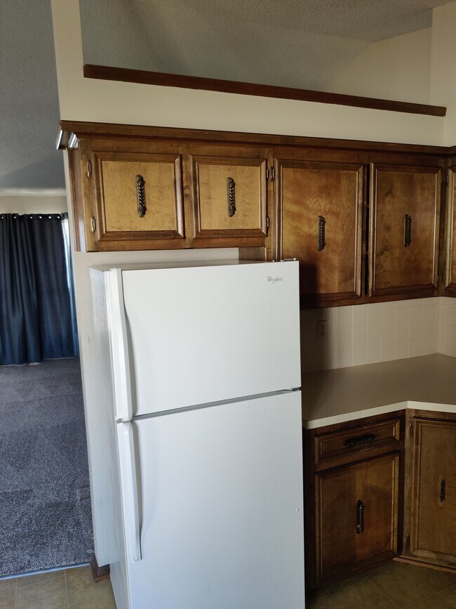 Building Photo - White Oak 2106-2108