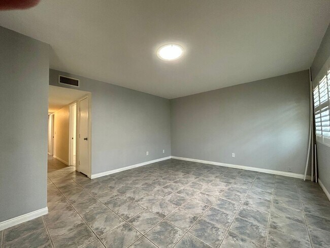 Foto del edificio - 4 Bed, 2 Bath in the Heart of Santee!