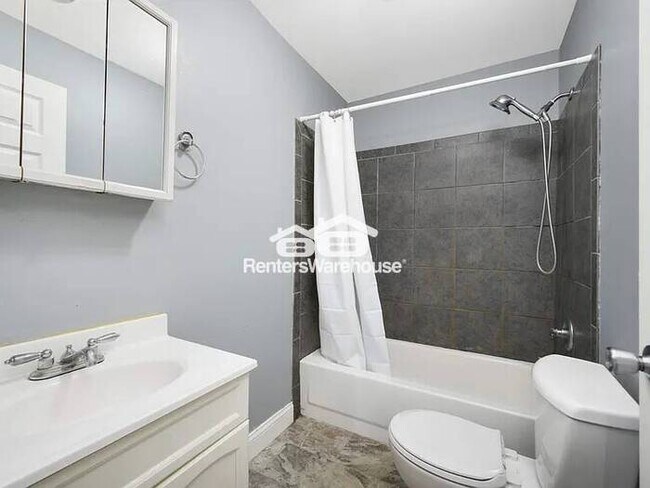 Foto del edificio - Comfortable 3-Bedroom in a Convenient Location