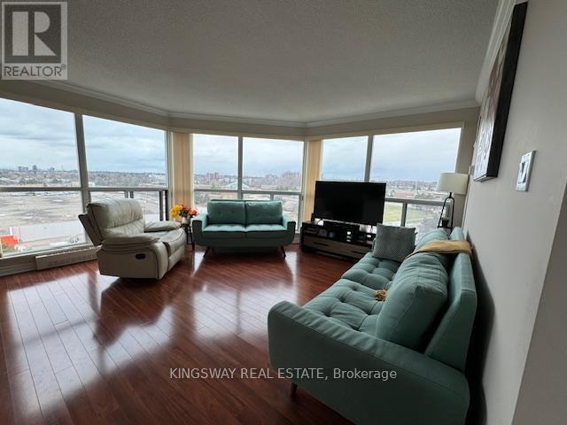 Photo du bâtiment - 2177-2177 Burnhamthorpe Rd W