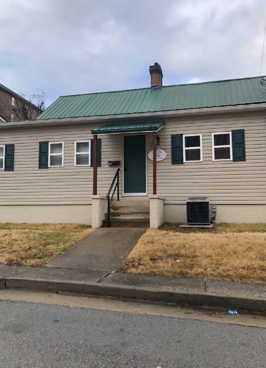Primary Photo - 125 S Hellier St