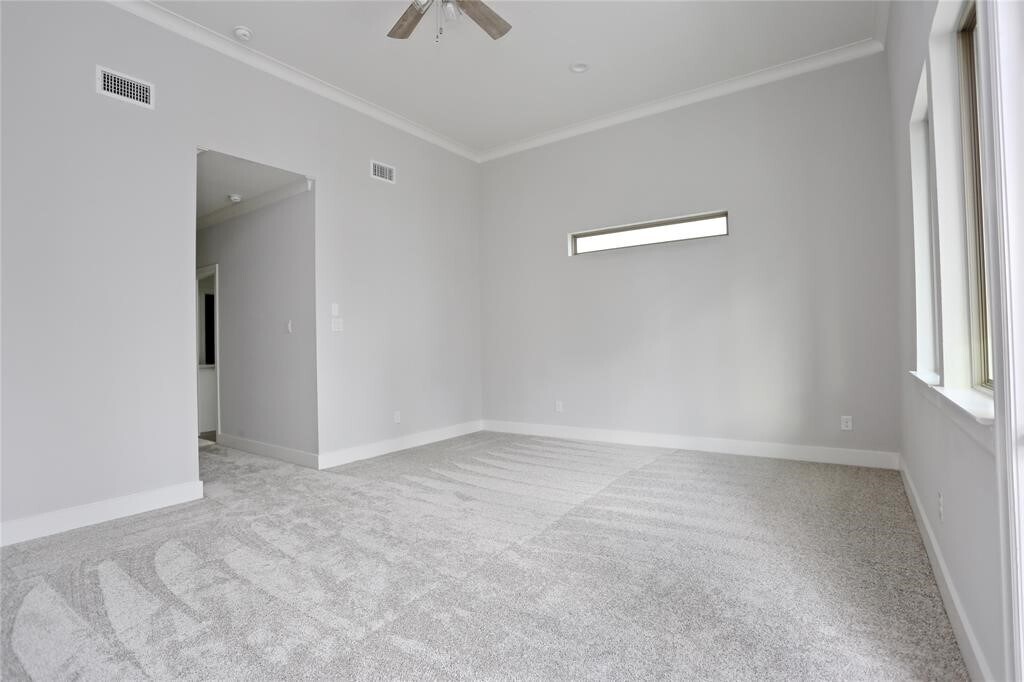 Foto principal - 513 W Bell St