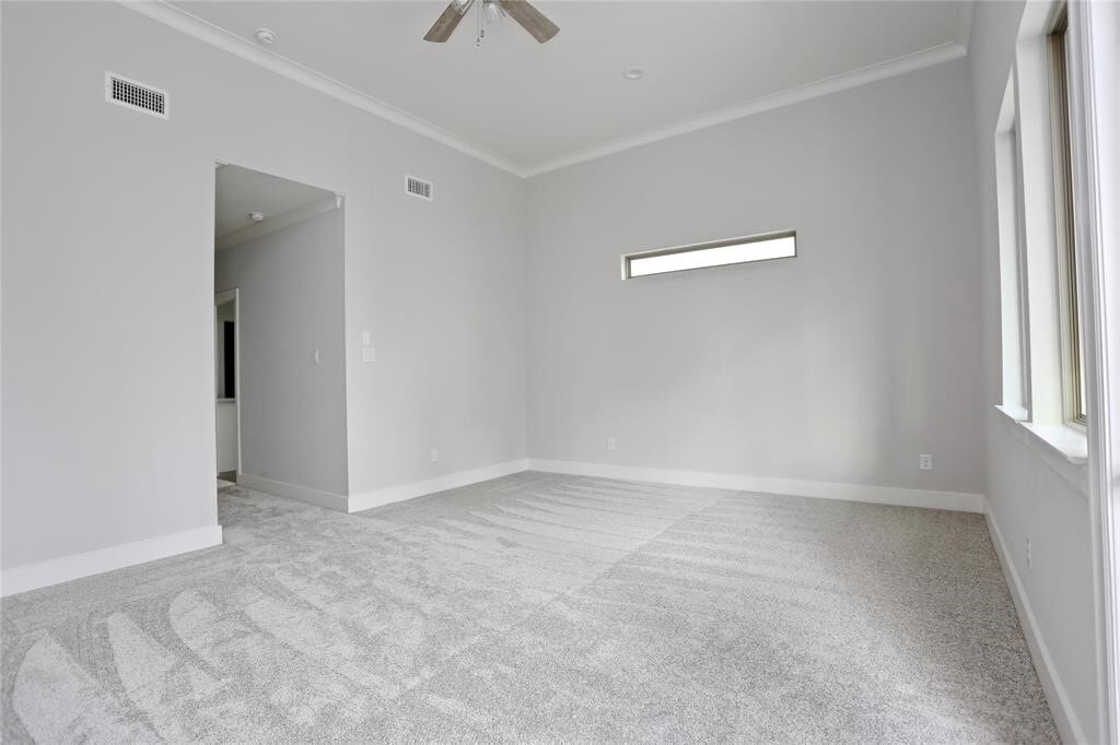 Primary Photo - 513 W Bell St