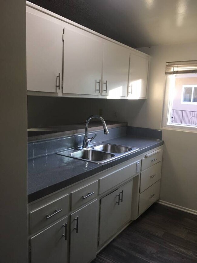 Foto del edificio - 8423 Tuscany Ave